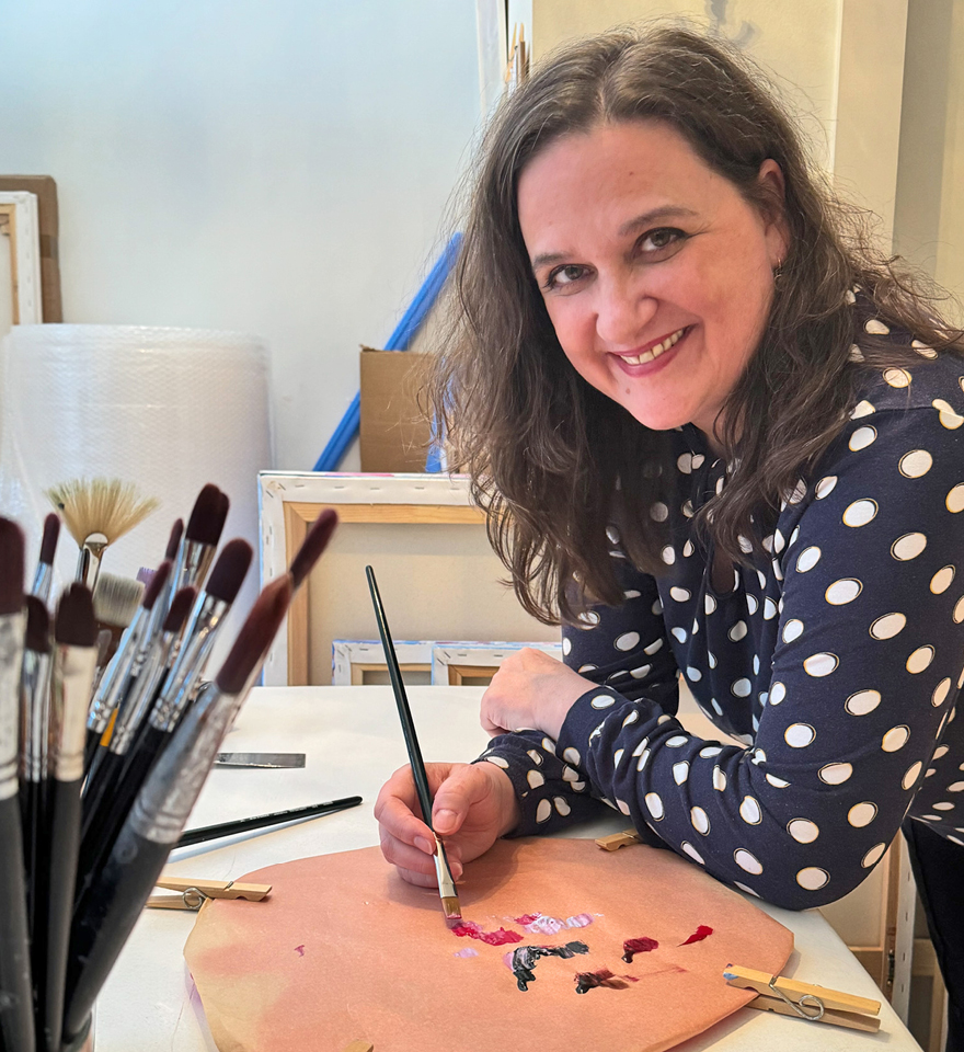 Sandra Gebhardt-Höpfner beim Vorbereiten der Farbpalette
